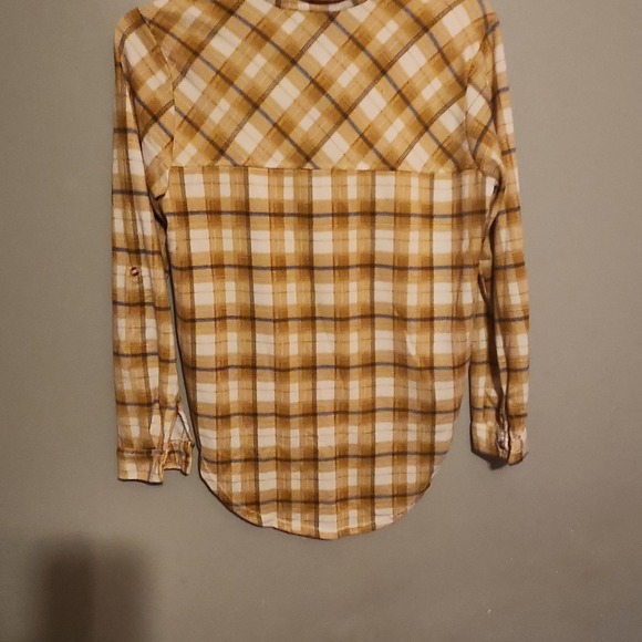 Yellowstone Inspired Flannel, Plaid‎ Button Up, High-Low Hem, Size Large - Picture 2 of 5